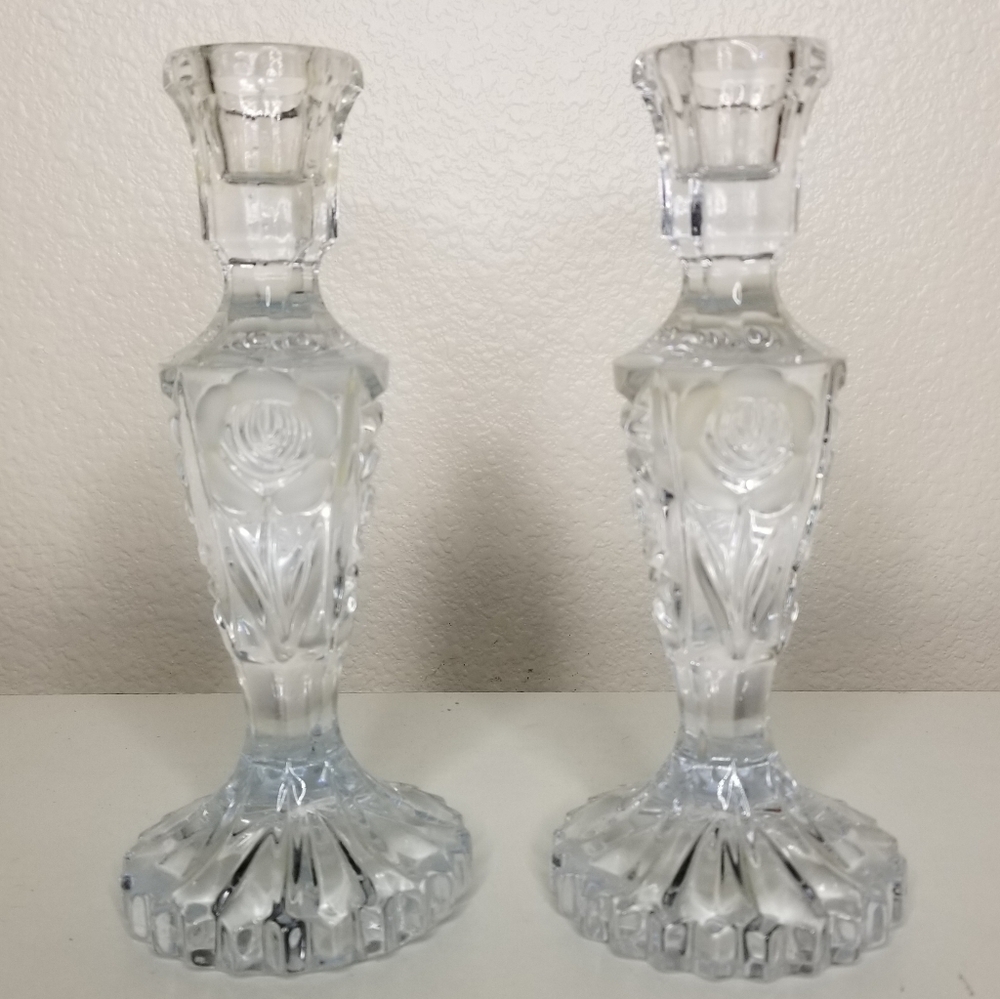 Leonardo di Florenzo 30% Lead Crystal Hand Cut Candlestick with Frosted‎ Rose